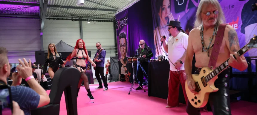 Mia May, Larissa TS und RANDOM rocken die Bühne der Exquisit Messe 2026 in Halle